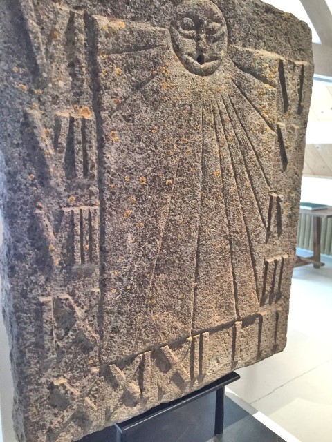 Stenen zonnewijzer 18e eeuw - Afbeelding 8