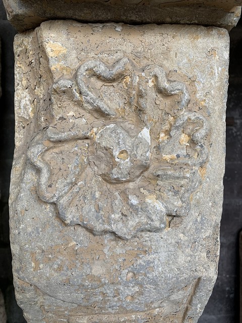 stenen schoorsteenmantel uit de renaissance - Afbeelding 3