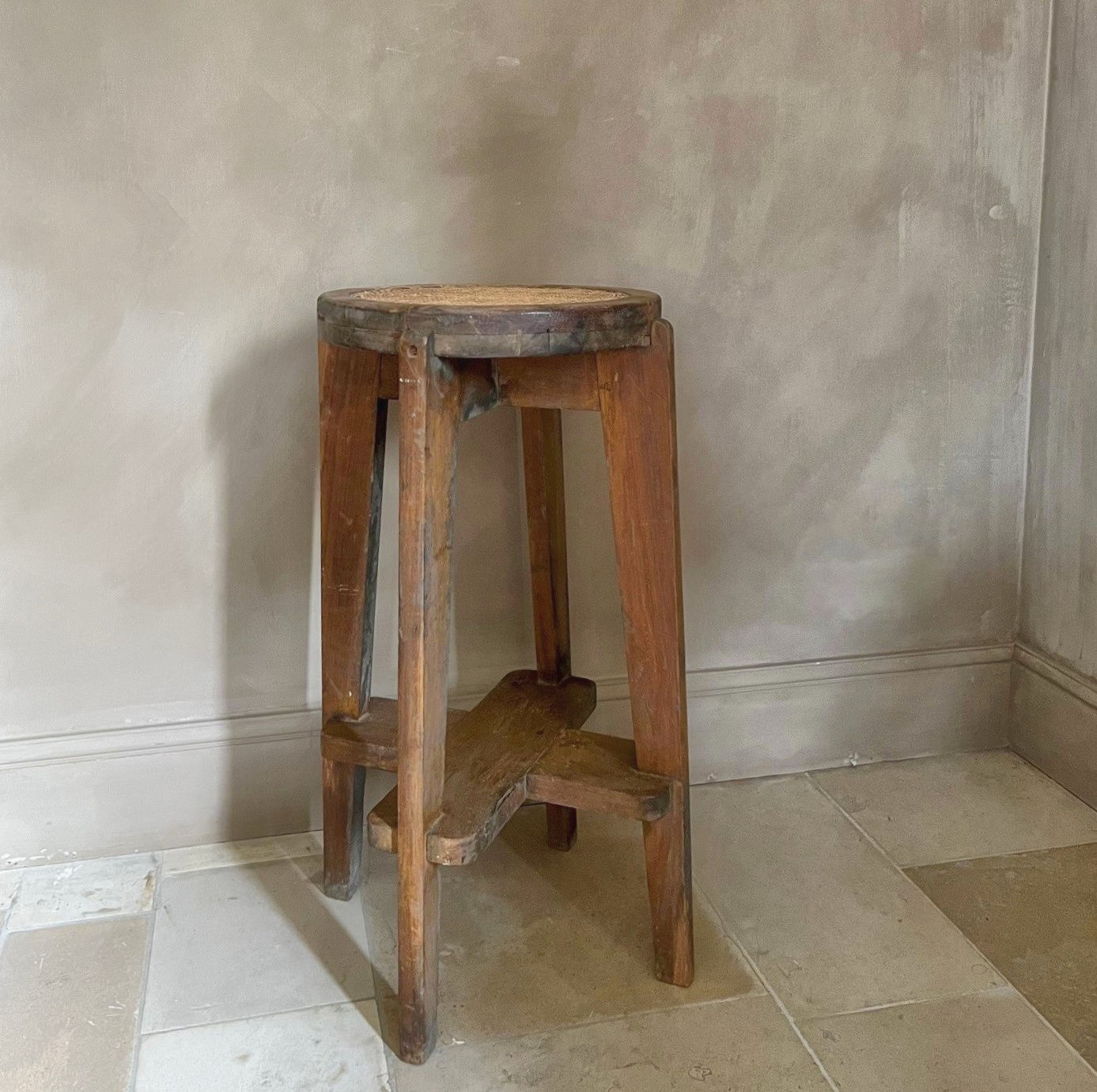 Pierre Jeanneret Chandigarh hoge kruk met canework PJ-011001 - Afbeelding 11