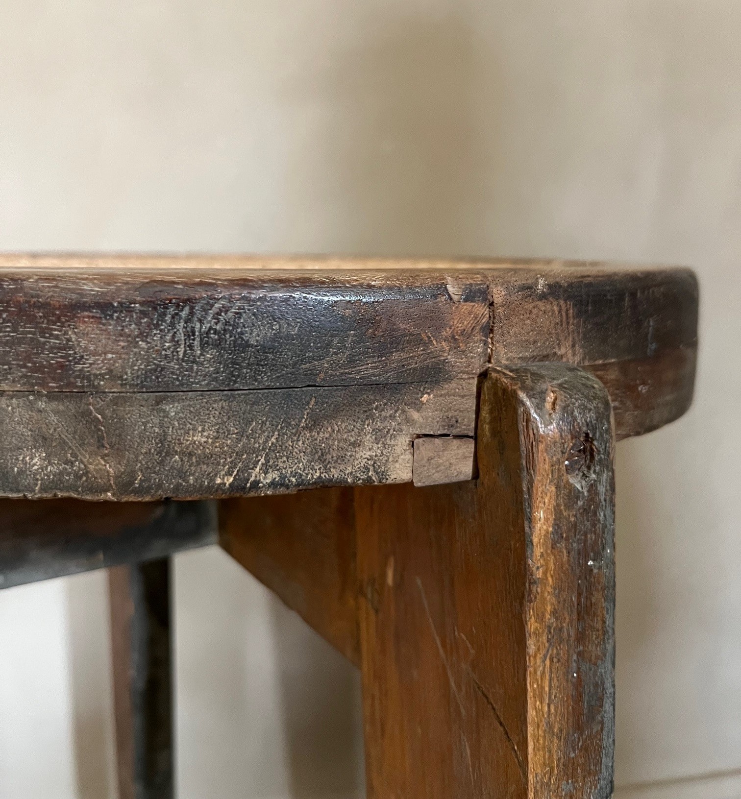 Pierre Jeanneret Chandigarh hoge kruk met canework PJ-011001 - Afbeelding 15