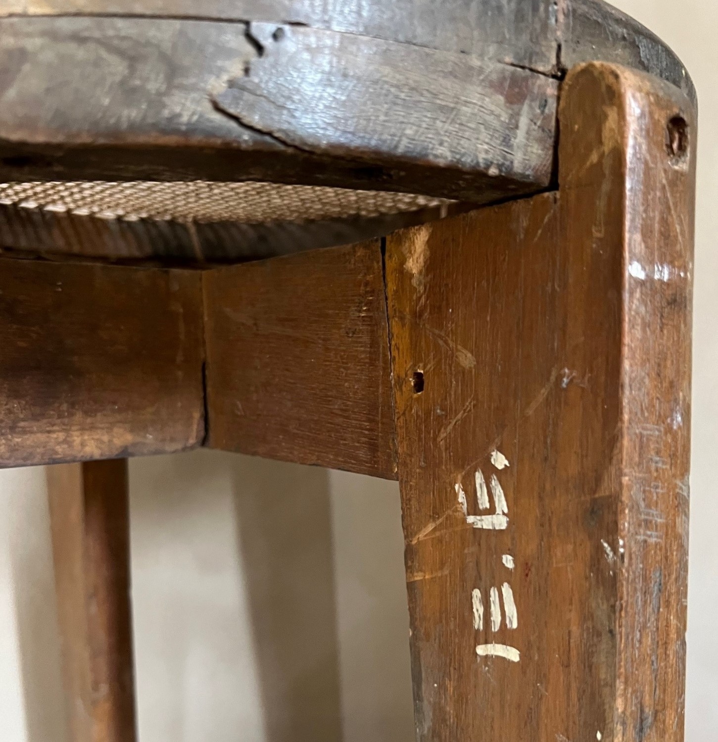 Pierre Jeanneret Chandigarh hoge kruk met canework PJ-011001 - Afbeelding 13